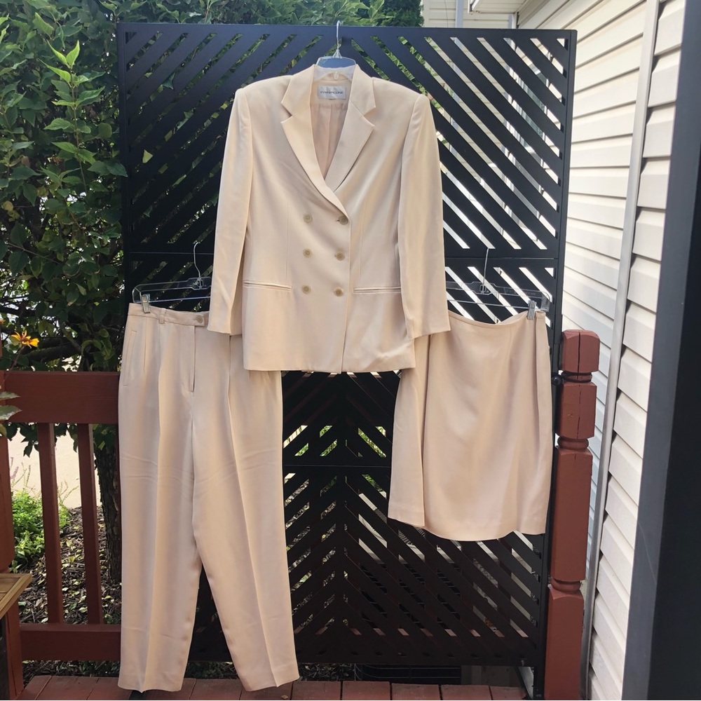 Evan Picone Elegant Silk Cream Blazer